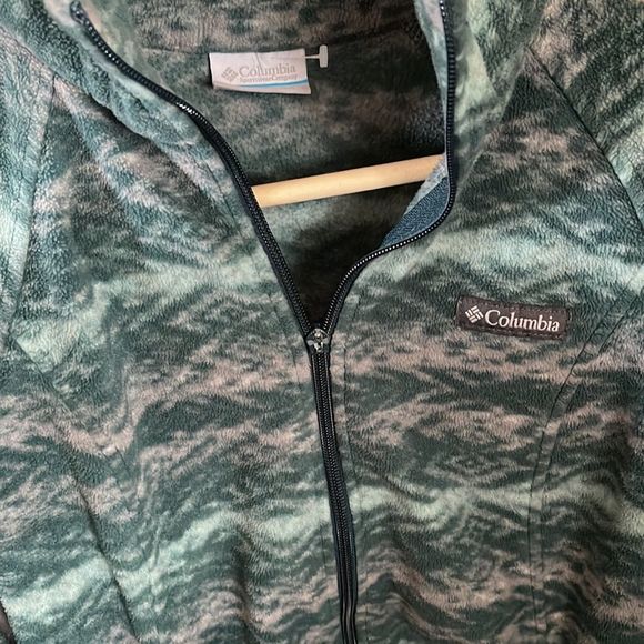 Columbia Zip Up Fleece Jacket - Picture 2 of 3